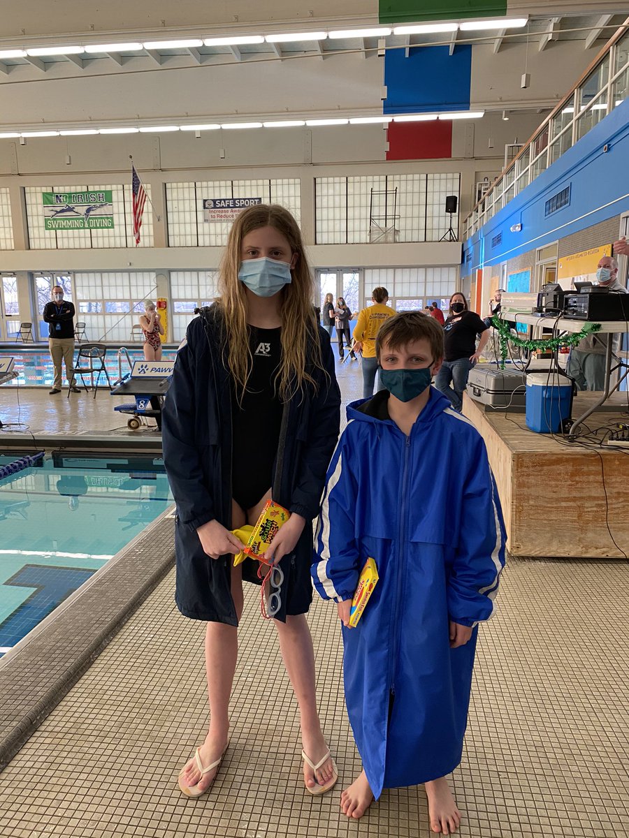 PawwSwim's tweet photo. Happy kids, happy coaches, happy parent volunteers! Itβs great to be back! Day 3 is well underway and seeing lots of fast happy swimmers! Finish strong everyone! #BacktotheBlocks https://t.co/iAG8v48g9T