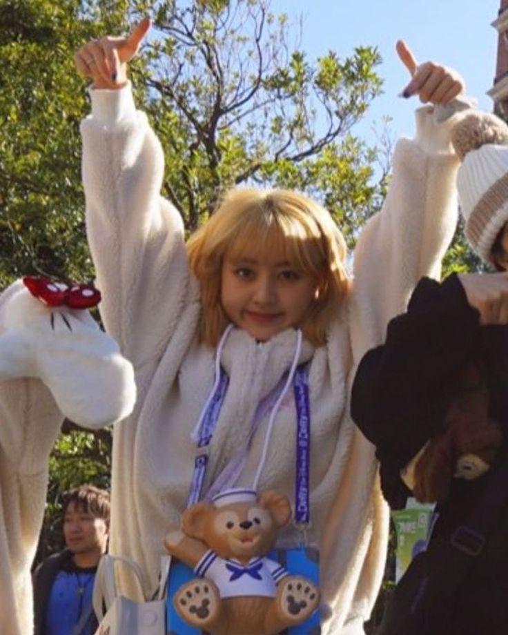 𝖆𝖗𝖆𝖇𝖊𝖑𝖑𝖆 𝖈𝖍𝖑𝖘 tweet media