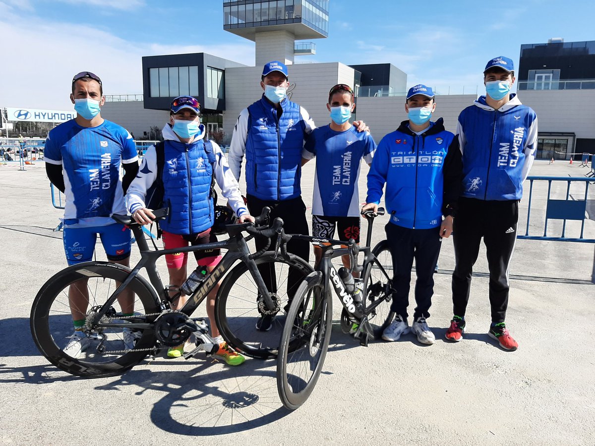 TeamClaveria's tweet photo. El juego continúa🏊‍♂️🏊‍♀️🚴‍♀️🚴‍♂️🏃‍♂️🏃‍♀️

#CampeonatoDeMadrid de #Duatlon   #Jarama @FMTriatlon 

#ClasificatorioDeAguilas @TRIATLONSP https://t.co/sOCpt03fU7