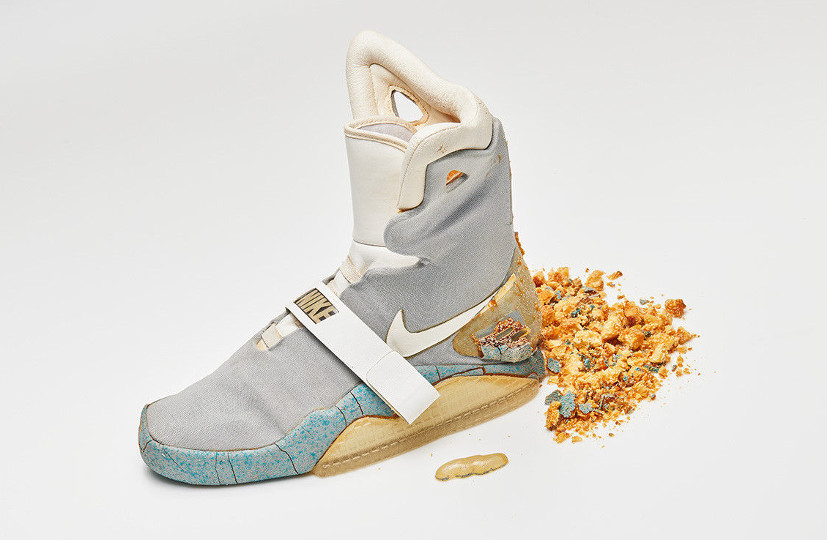 godly_soles's tweet photo. Original Nike Mag “Back to the Future II” - $92,100.

#godlysoles #shoes #sneakers #shoesaddict #sneakerhead #pizzahut #pietops #pizzahutpietops2 #shoesurgeon #nike #nikemag #backtothefuture #martymcfly #newyork #auction #parkinsonsdisease https://t.co/rP9Q8z9CCJ
