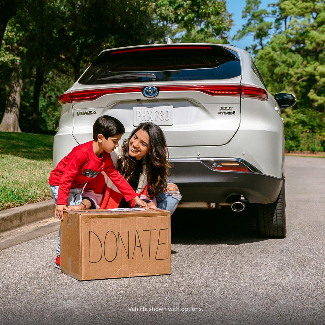 Toyota's tweet photo. Do things that drive you and let the Venza help you get there. 
#Venza #LetsGoPlaces https://t.co/YvUp8rcDYN
