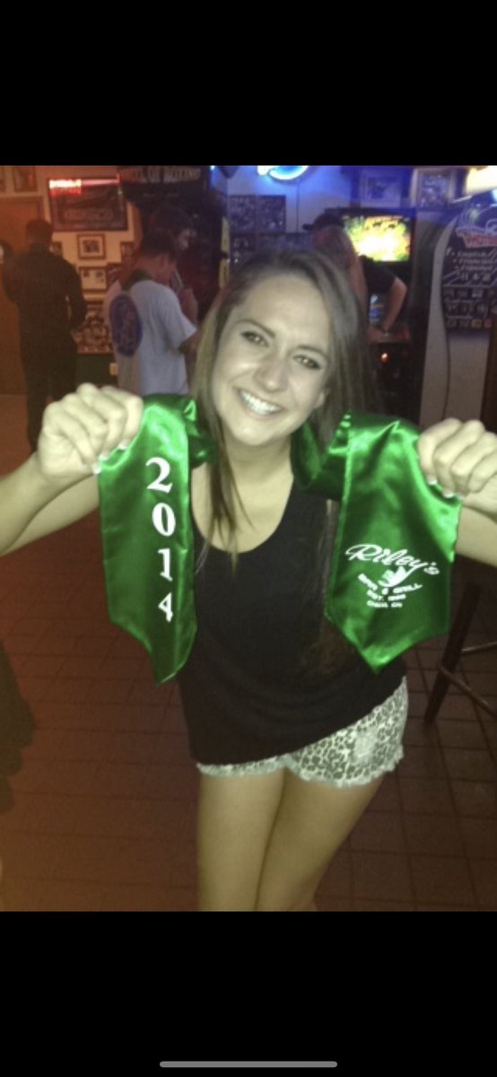 nikkib0022's tweet photo. Magna Cum Laude #BestBarRileys @barstoolsports @RileysChico https://t.co/MVl2c7ki9H