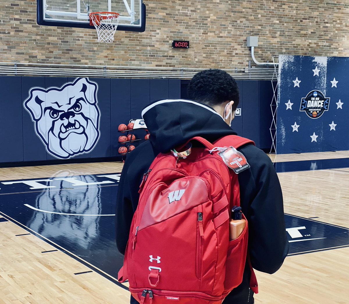 BadgerMBB's tweet photo. 13. Hinkle Fieldhouse 📍
(9) Wisconsin vs. (1) Baylor
Tip at 2:40 p.m. ET on CBS
#FieldOf32 » #MarchMadness https://t.co/qPDyAS7EWS