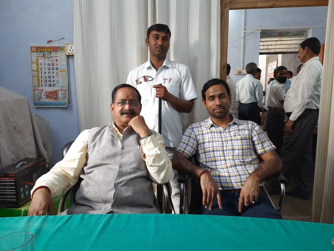 Stuti0309's tweet photo. Dad And Bhaiya https://t.co/OcLXPg7yaZ