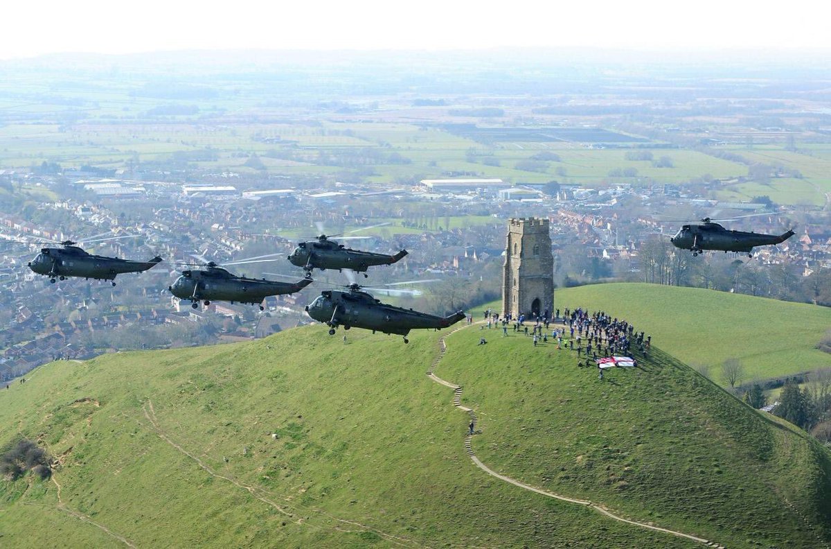 RNASYeovilton's tweet photo. Iconic Junglie Sea Kings of Commando Helicopter Force bowed out of active duties on this day 21 March 2016 with a farewell fly-past around southern &amp; south-west England
5 hrs &amp; 475-mile circuit from home @RNASYeovilton ‘Fear God Honour The King’ #flynavy @OnthisdayRN @RoyalNavy https://t.co/26iaPrhTyv