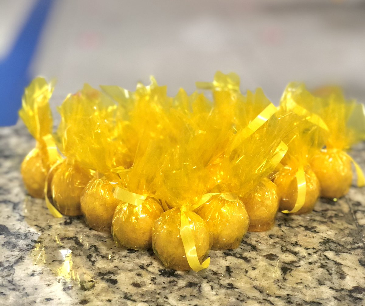Fernandoviu's tweet photo. Família, com o fechamento do nosso negocio, eu e meus pais começamos a vender essas balas de leite ninho, sob encomenda e por delivery em Linhares. 

Quem conhece sabe que são as melhores e se ainda não conhece, tá perdendo...

Faça seu pedido, ajude o amigo e vem ser feliz! https://t.co/cpHbj5hXhT