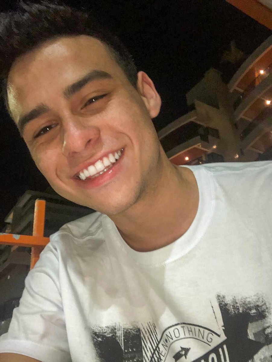 KennedyMontieri's tweet photo. 🤳 https://t.co/vSI95QLmME