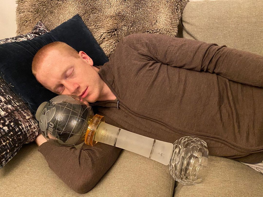 Johannes Thingnes Bø becomes 1st biathlete from <a href="/NSSF_Biathlon/">Skiskytterforbundet</a> to win 3 @IBU_WC overall crystal globes in a row.
Only Frank Ullrich and <a href="/raphael_poiree/">Raphael Poiree</a> have also won 3 WCs in a row, while <a href="/martinfkde/">Martin Fourcade</a> was unbeaten SEVEN seasons in a row 💪