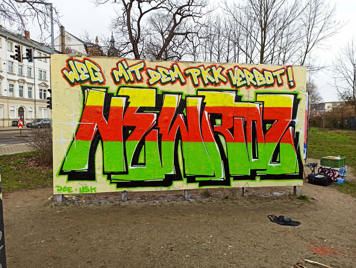 'Weg mit dem PKK-Verbot!' Newroz Pîroz Be!

#Newroz #NewrozPirozBe #Newroz2021 #PKKVerbot #WegMitDemPKKVerbot #BijiBerxwerdan #Dresden #dd2103 #PKKyasağındanuzak