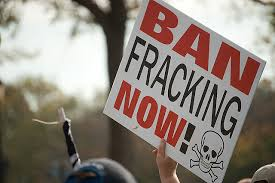 RogueCitizenOne's tweet photo. @JamesrossrJames I am an activist working to #BanFracking and #StopPipelines.
#KeepItInTheGround https://t.co/GOLcOSyVkG