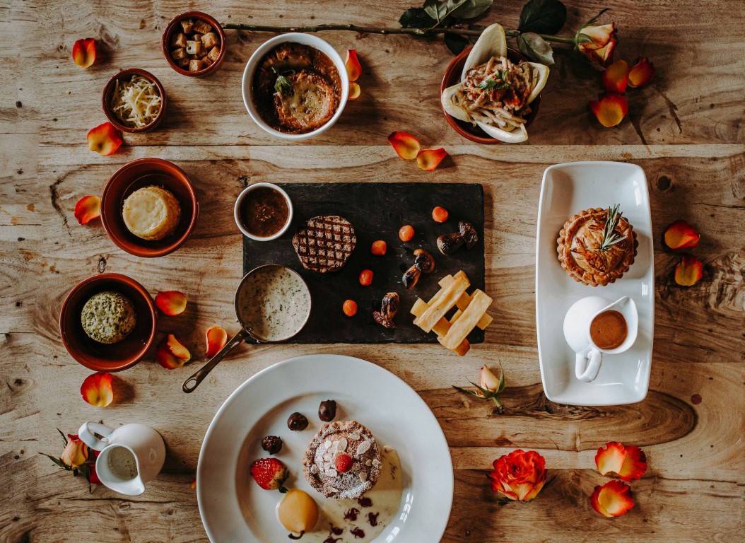 GeorgeHotel1860's tweet photo. Orders close tomorrow for delivery next weekend. Last chance to try our March menu, get yours while you can!
#somethingfortheweekend #scottishproduce #frenchcuisine #luxurydineinbox #stayinghomedoesnthavetobeboring
https://t.co/NQGxm7VDtb https://t.co/GPVgiEK3JW