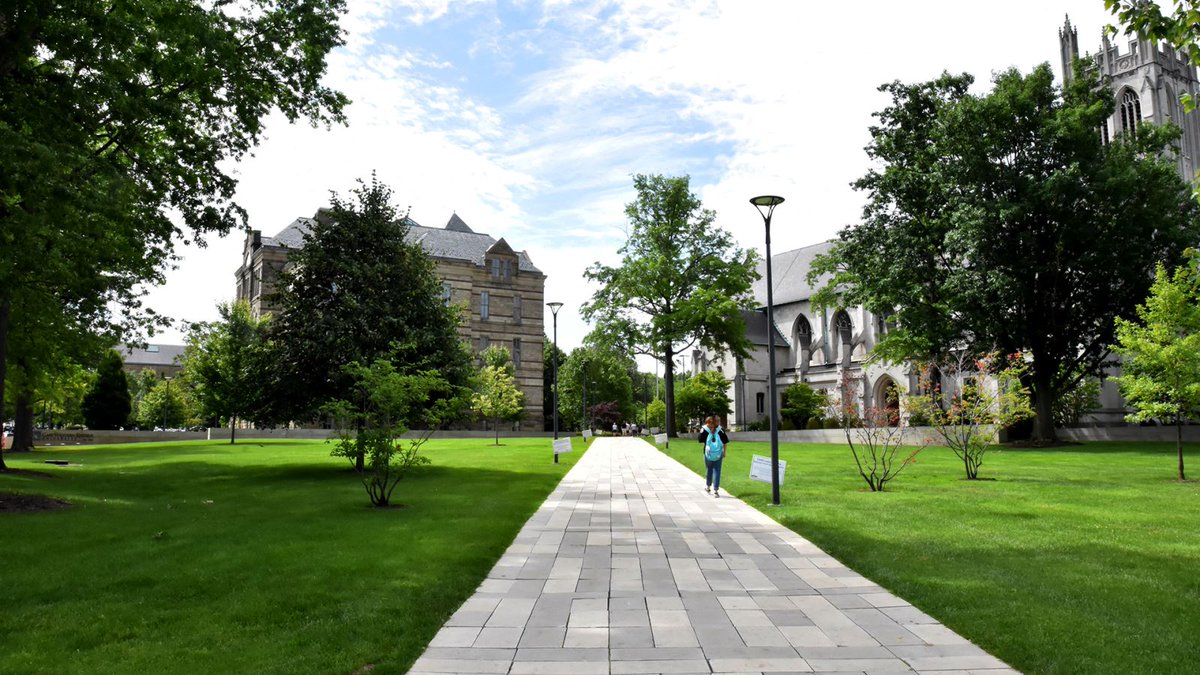 CWRUAdmission's tweet photo. Why do future scientists and doctors choose Case Western Reserve University? Research opportunities 🔬. A renowned medical community⚕️. And much more... ➡️ Hear from 4 science and pre-med majors on why they chose @cwru: https://t.co/QzejCstXdn #CWRU #ThinkCWRU https://t.co/2nK26WWHiw
