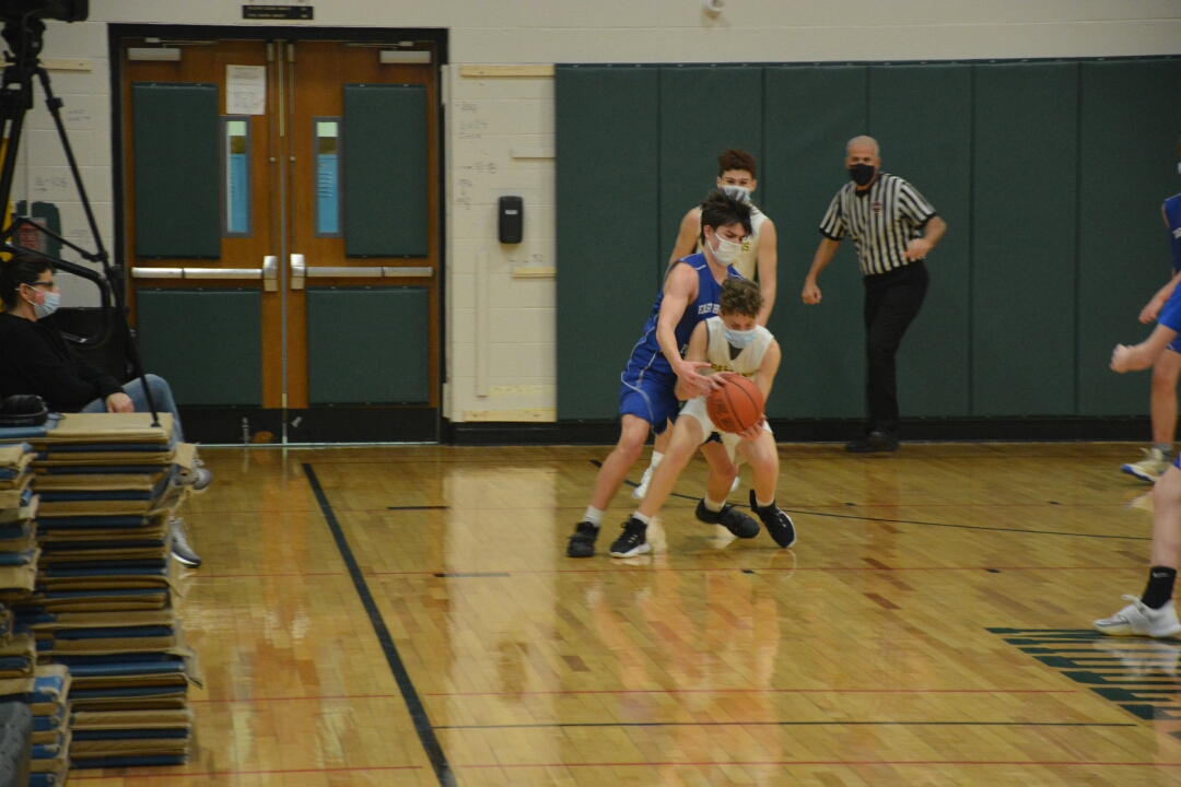 cormack_mcgee's tweet photo. More pictures taken at the March 1, 2021 @WeAreMcGee Boys #Basketball game vs. #EastHampton.  #WeAreMcGee #BerlinCT #BerlinCTschools #BerlinPSPride #sports @B_Plona @mark_centurelli https://t.co/NyRPpXqzMY