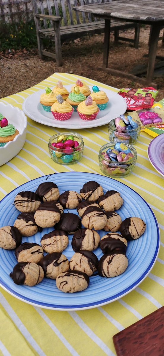 PFBoarding's tweet image. Sunny afternoon for our Easter egg hunt run by our fab Gaps followed by afternoon tea #iloveboarding @bsaboarding @letz_live @priorsfieldschool