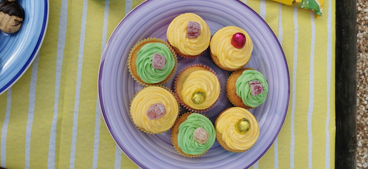 PFBoarding's tweet image. Sunny afternoon for our Easter egg hunt run by our fab Gaps followed by afternoon tea #iloveboarding @bsaboarding @letz_live @priorsfieldschool