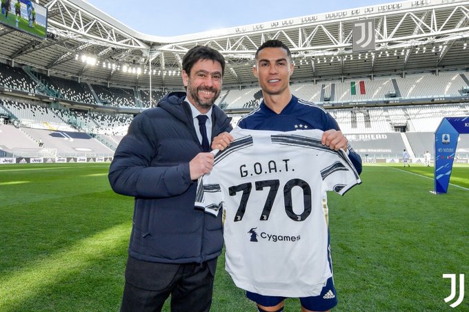 Cristiano Ronaldo llega a 750 goles en su carrera  ExBTC3PXMAYYWl7?format=jpg&name=small