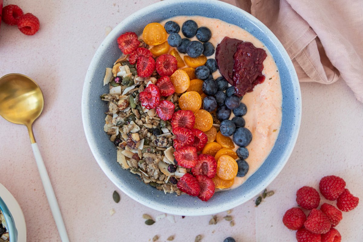 cleaneatingpl's tweet photo. Ekologiczne, chrupiące, pełnowartościowe - takie jest #Musli_Jagodowe_z_Wanilią - nowość w #Clean_Eating. 
Co dodajecie do swojego ulubionego musli? #smacznego #CleanEating https://t.co/R4y9uK9bFs