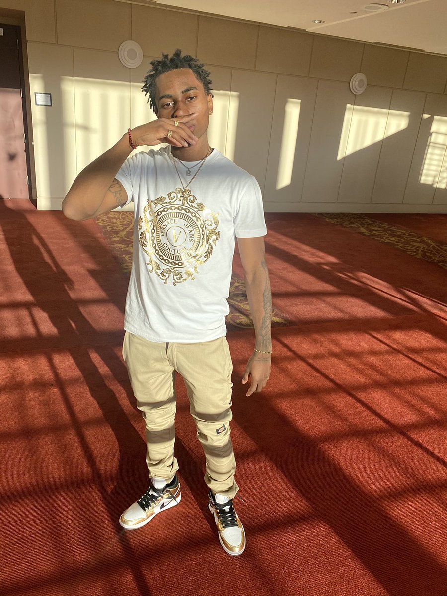 dripinati5800's tweet photo. Ween Trynna Die Young, Snake Like A Python, Chase Dese Racks Marathon 🏃🏾🩸👶🏾💎💚 https://t.co/BmPS8oQArd
