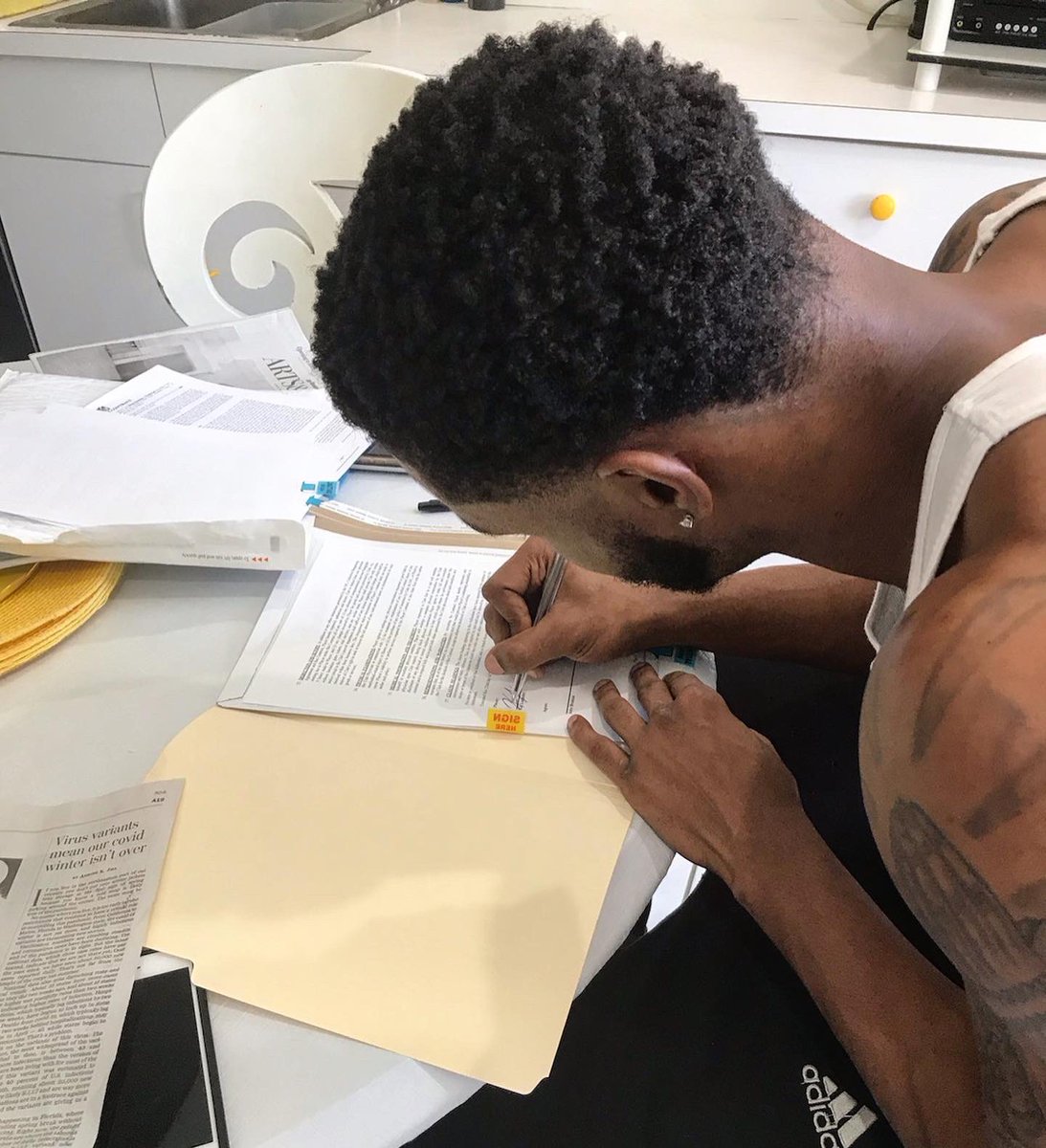 LOCKSnLOADED_3's tweet photo. Humbled. Blessed. Appreciative. 
For the opportunity to be a 
Miami Dolphin! 🐬
#Hebrews12:1
#LLMM https://t.co/us0c8skbwN