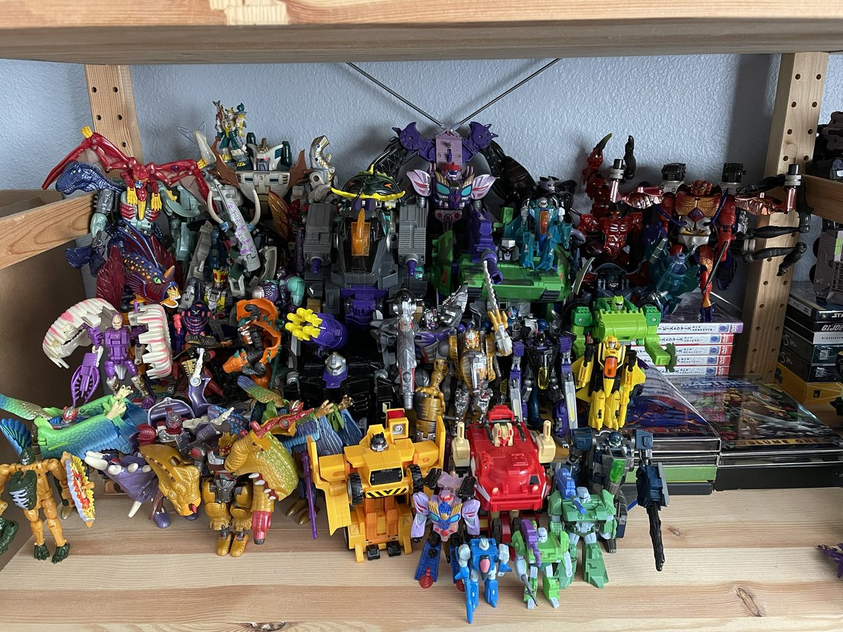 TFU_INFO's tweet photo. My beast era Predacons shelf is starting to take shape. My BW II and Neo figures are in place.
#transformers #beastwars #bwneo #bwii #collecting #toyphotography https://t.co/rnnQZQ1igP