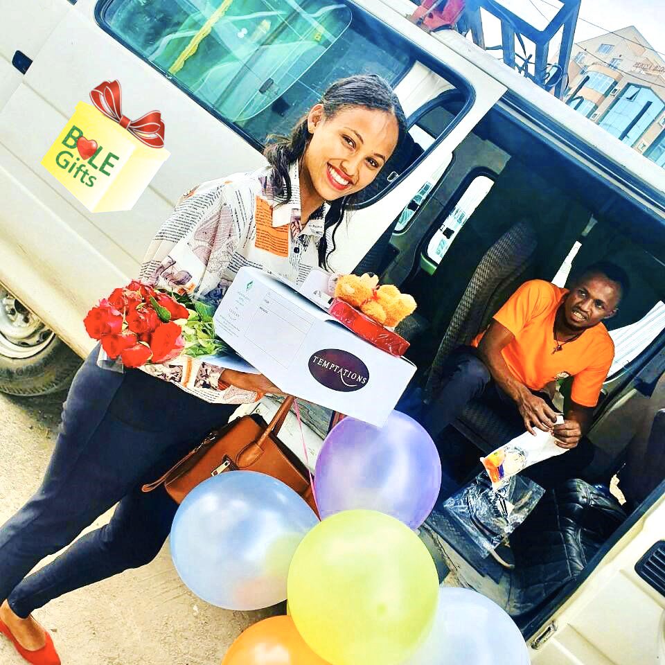BoleGifts's tweet photo. 💕Delivering Happiness 😁 
https://t.co/VRtbgic4RM 

#Ethiopia #AddisAbaba #bolegifts #Ethiopiadelivery #ethiopiagift #ethiopiaflower #ethiopiarose https://t.co/pPRHXcLX4e