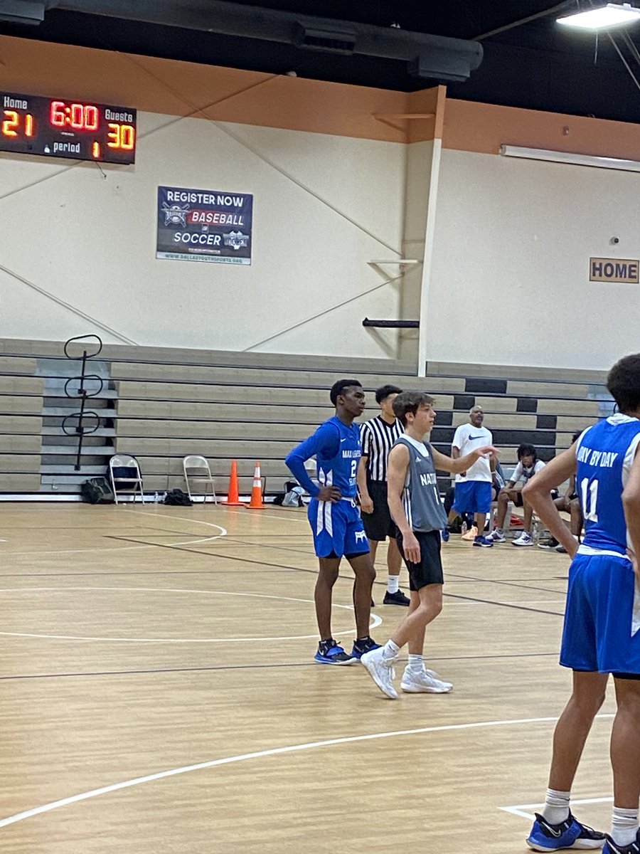 CoachRobNewton1's tweet photo. In my opinion two of the better point guards in the state of Texas for 2023 class, fun watching them play this morning. @connornewton12 @dripliketj @MustangsNation @maxlevelselite https://t.co/FboMUsH0OH