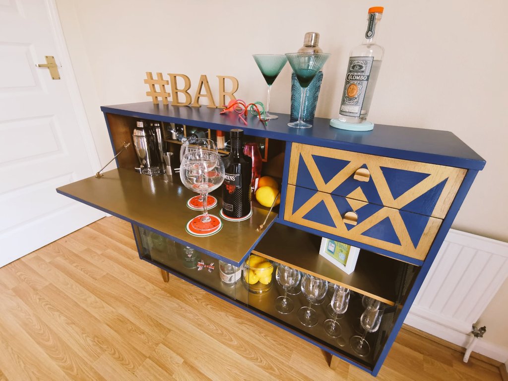 _100Countries's tweet photo. Who remembers this 1960s unit I was asked to do something with?

Well, here it is in all its glory and I'm so in love with the result! 
Cocktail anyone? 😆🍹🍸
What's the verdict? 
#Upcycleprojects #cocktailcabinets https://t.co/lLSrbMrzEi