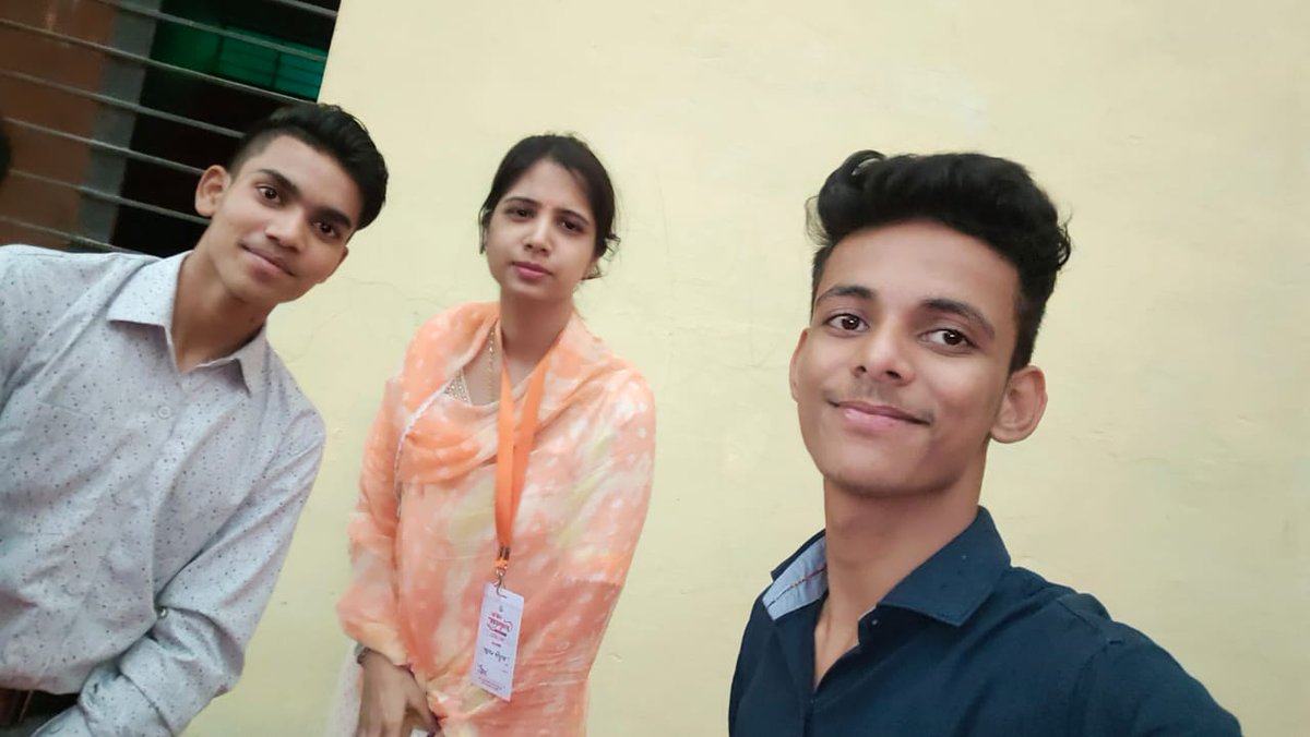 Stuti0309's tweet photo. Meritorious students of my school https://t.co/To0WKJeUdn