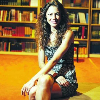 "Yo encontré en el karate algo que me llama, una disciplina que me hace bien"
• #Ahora • Alexia Moyano, actriz. Fue parte de la serie “Monzón” (su papel es el de Luz). Practica Karate en 
<a href="/pibasconpelotas/">Pibas con Pelotas</a>

[bit.ly/34yn6Fk]