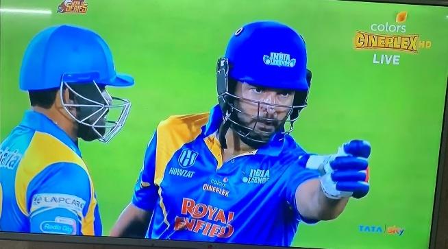 ssehgal8586's tweet photo. India Legends Wins #RoadSafetyWorldSeries Final 💙
Well played Sri Lanka Legends throughout the tournament.
Congratulations India Legends🥺💙
#INDLvSLL
#RSWSFinal
#IndiaLegends
#YuvrajSingh
#yusufpathan
Best movements which we r missing from last few years ❤❤🥳📷📷📷 https://t.co/XnQWBR9802