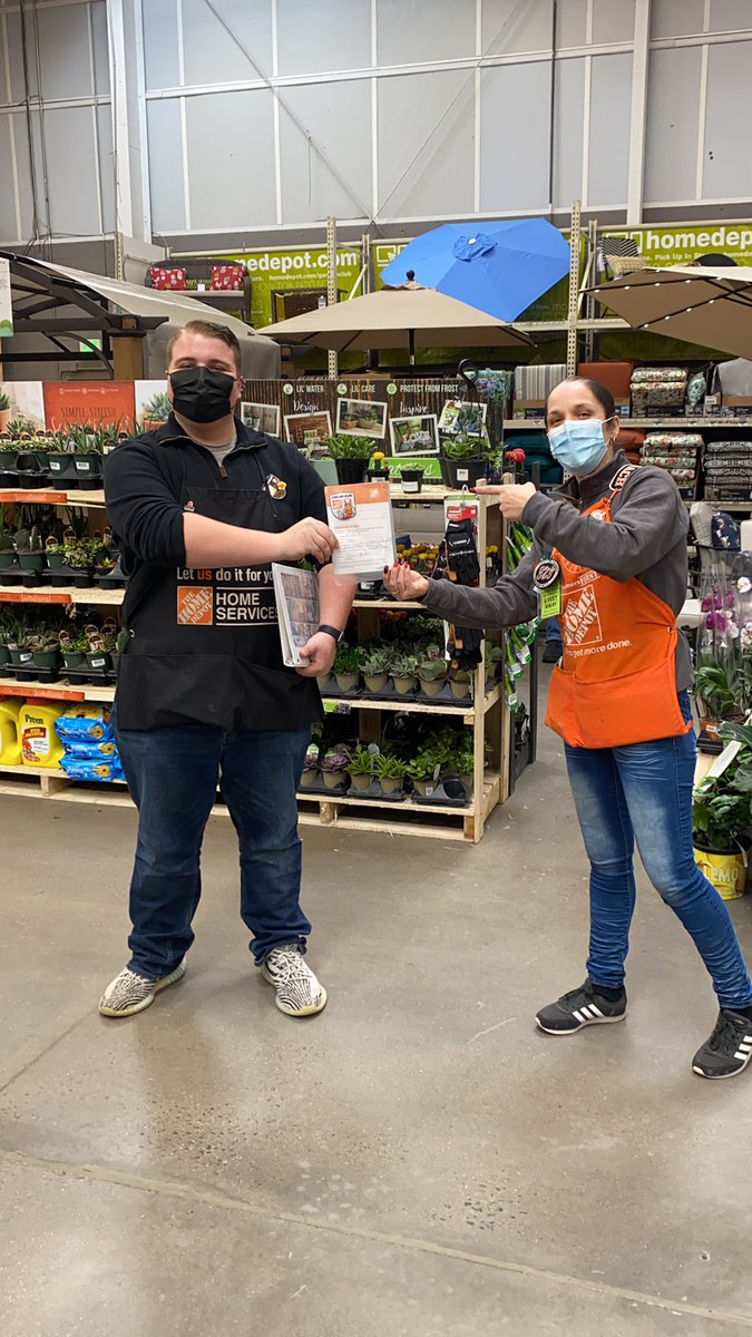 Jasmin recognizing Mike ! Great job driving leads