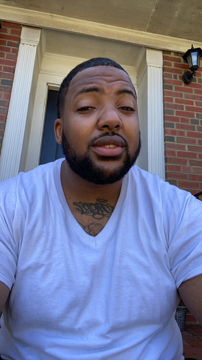 unclevan1986's tweet image. Reporting love from the front porch