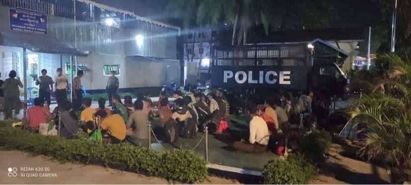 shafiur's tweet photo. #Mar21Coup Dawei

Night arrest has become an instrument of terror. Here 48 people detained. 

#WhatsHappeninglnMyanmar #MyanmarMilitaryTerrorists https://t.co/8ml8mUeuk5
