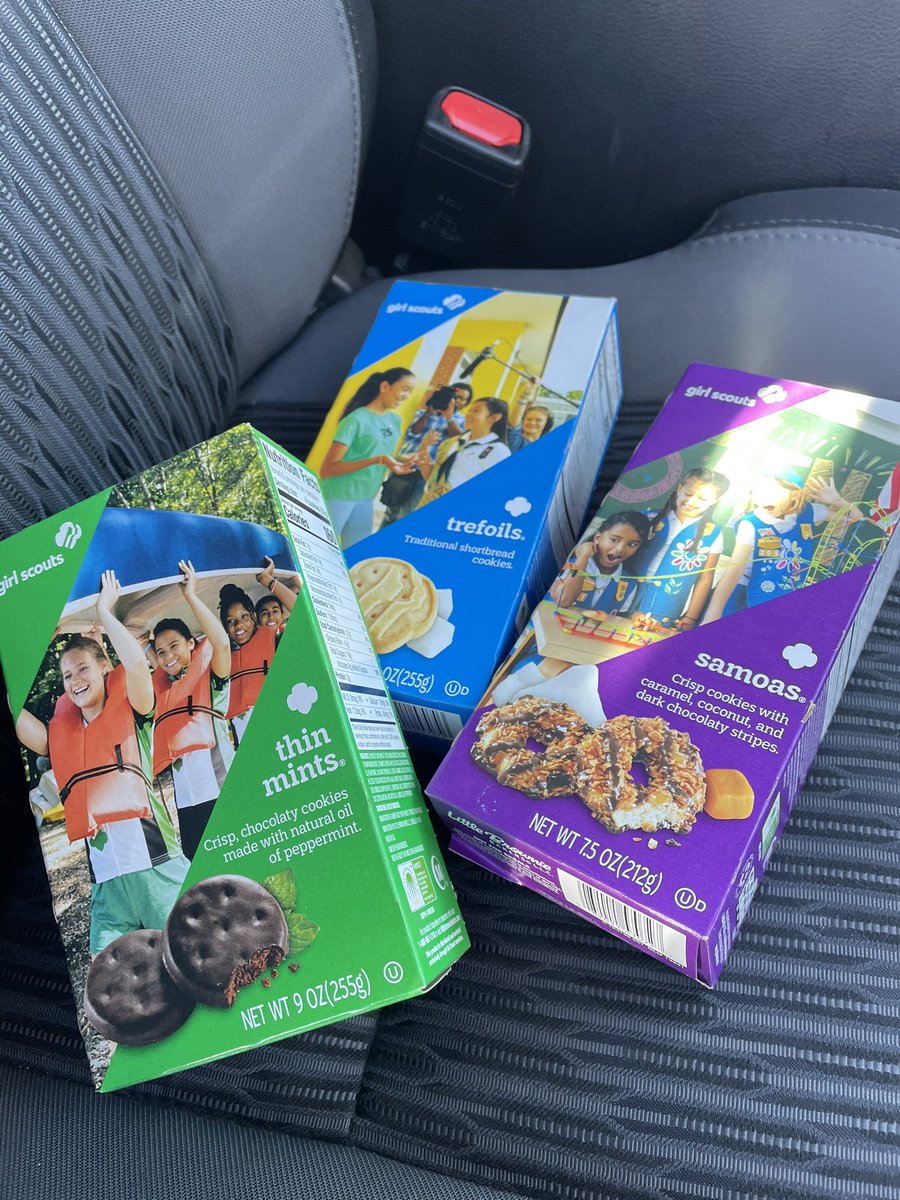 Ruffskunk612's tweet photo. Couldn’t get past those little drug dealers in green vests. #Pookie #ItsCallingMe https://t.co/qpFB7XDphM