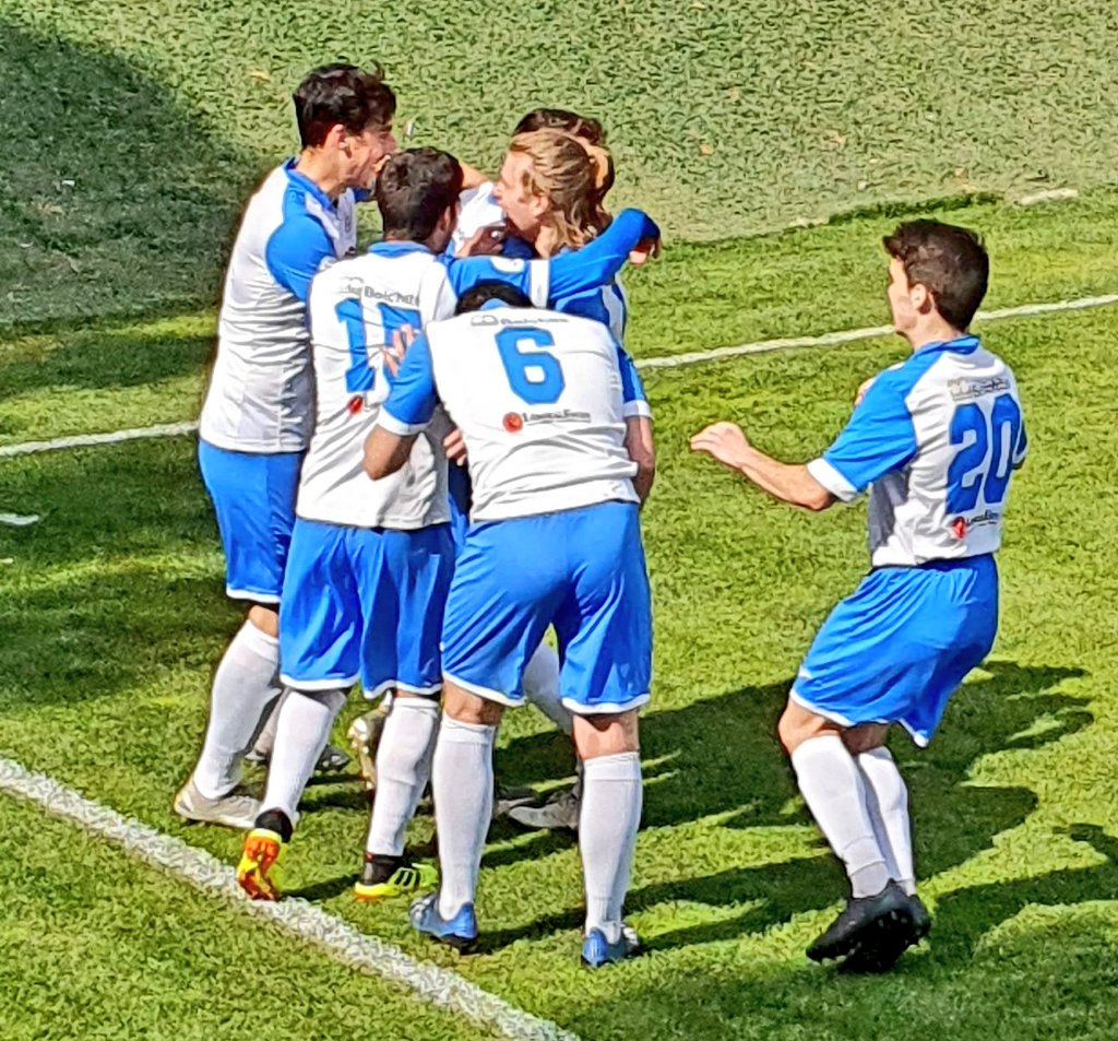 periodicoaragon's tweet photo. El Belchite se clasifica para el playoff de ascenso a la 2ª División RFEF después de empatar ante el Monzón y ver como Deportivo Aragón e Illueca tampoco lograban los tres puntos. Puedes leer el análisis de 3ª División en el #hilodeportivoWEPA. https://t.co/ROX0R3erxX https://t.co/YIurdXujoY
