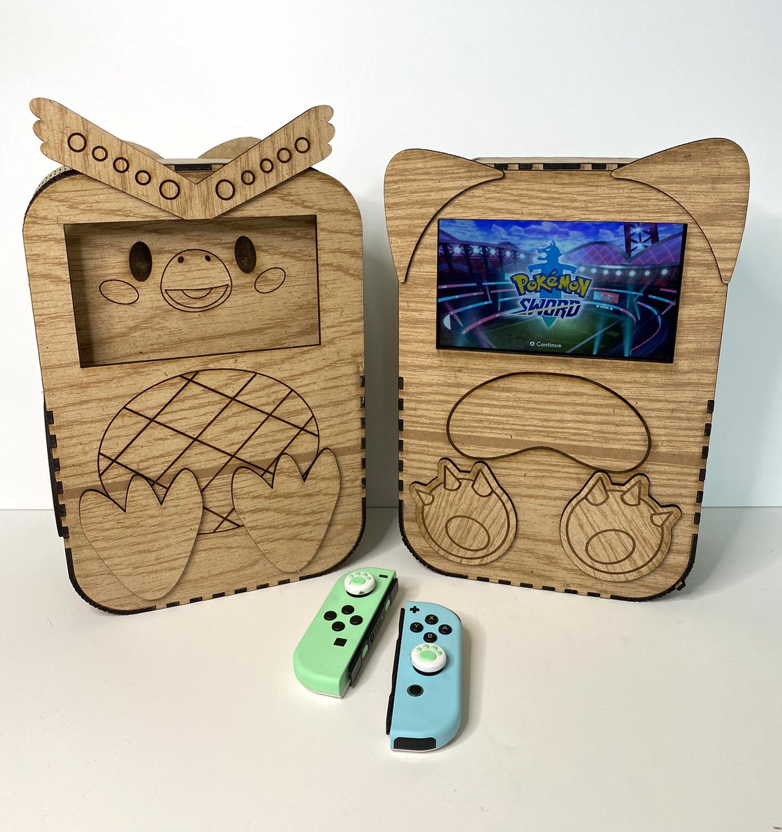 magicalbymariss's tweet photo. 🌟SWITCH STAND GIVEAWAY🌟

One winner will receive their choice of a Celeste or Snorlax stand for a Nintendo switch! 

🌟to enter: Follow me, retweet and like this tweet, and comment your fav video game! 

🌟ends in 2 weeks and open internationally, good luck everyone! 😄💖 https://t.co/Gsy6sZ7qoX