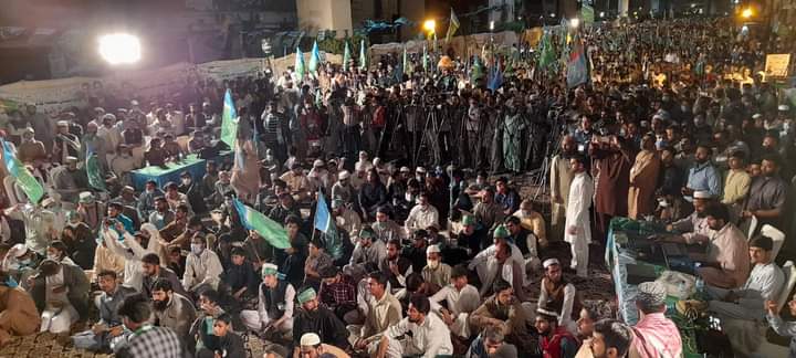 JispOfficial's tweet photo. ملتان - امیر جماعت اسلامی جنوبی پنجاب راؤ محمد ظفر بڑھتی ہوئی مہنگائی و بے روزگاری، کرپشن اور حکومتی ناکامی و نا اہلی کے خلاف جلسہ عام سے خطاب کر رہے ہیں۔
#Jamaat_e_Islami #JIJalsaMultan https://t.co/ct0QgiiV5Y