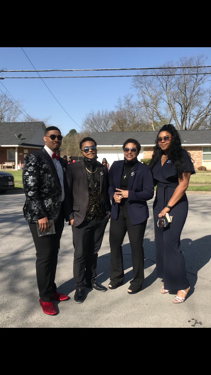spierson77's tweet photo. Love my family! https://t.co/7jXqASox0e