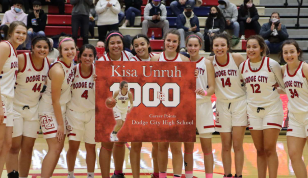 sportsinkansas's tweet photo. Sports in Kansas: 2021 Girls Basketball Player of the Year Finalists - Sports in Kansas 

VIEW: https://t.co/2Z1Ee7l0ou 

Presented by @MammothBuilt @labettecards @SignBrothers @wheatstateelite @SAFEks @nextechwireless @AmericanImp https://t.co/eHwdWULAtL
