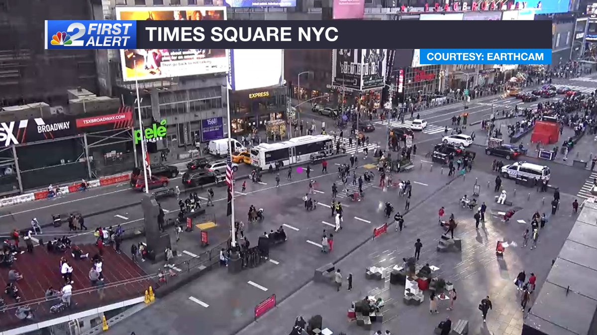 This is the busiest I've seen Times Square in over a year... and I couldn't be happier ♥️

#NY #NYC #home