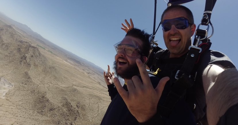 TimLuvsDaLakers's tweet photo. A photo that accurately describes me is this picture of me skydiving. I love to take risks and do things outside my comfort zone and live in the moment and skydiving is what describes that best! #MCO335 https://t.co/N3r5GzOUf1