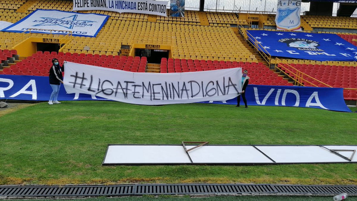 LBOriente's tweet photo. Seguimos esperando que en Colombia se tomen enserio el fútbol femenino #LigaFemeninaDigna 🔵⚪🔵⚽ @Dimayor https://t.co/KDHW1YqzB3