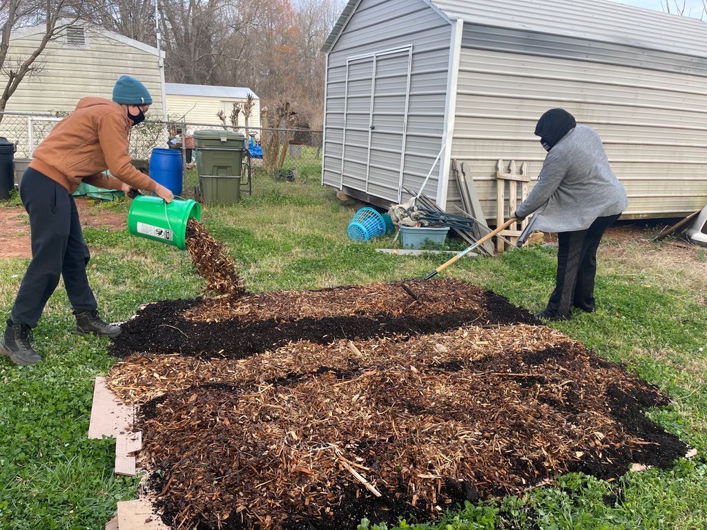 SustainingWay's tweet photo. This morning, Danielle and Zanna sprung into growing action with a Backyard Gardener!! They sheet mulched the growing area and transplanted some collards, broccoli, sweet onions, and beets. 

#backyardgardening #gotmulch #springgarden #annieshouse #sustainingway https://t.co/4GYXKaKvu6