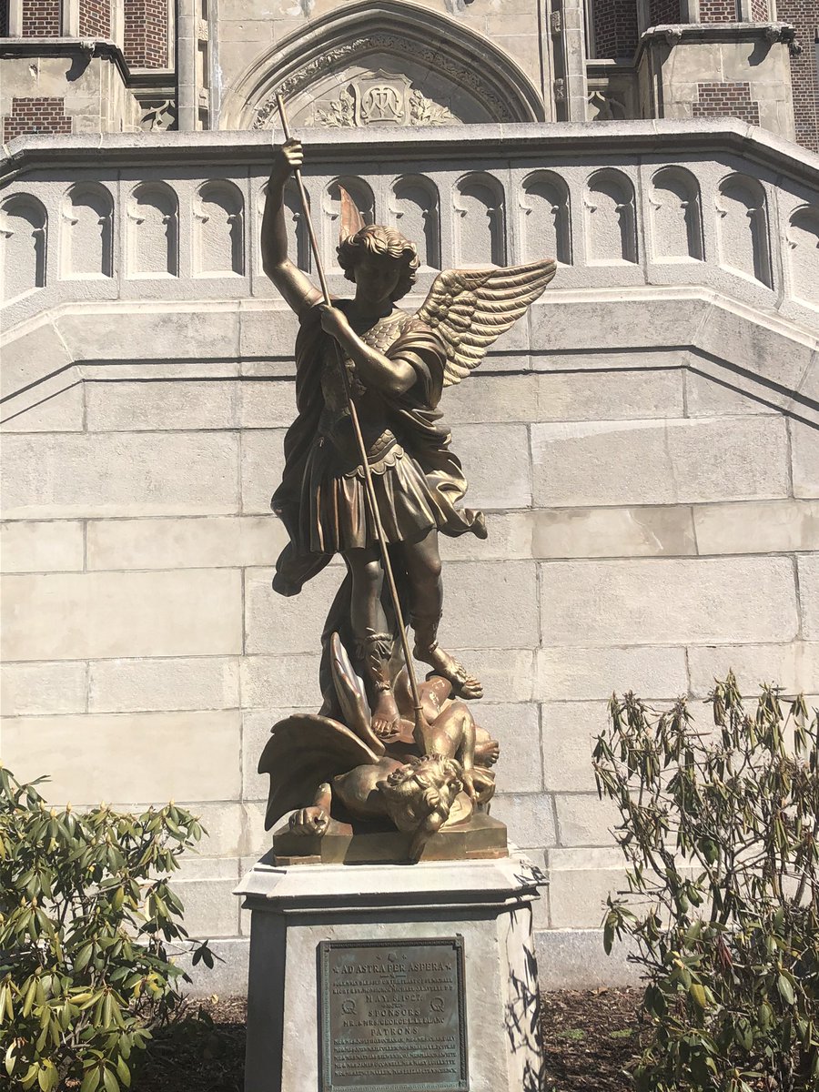 A3ThePhirstDown's tweet photo. Took a walk by the old HS
@Diddy when was the last time you stopped by ? #MSMAlumni https://t.co/LI80bTSazu