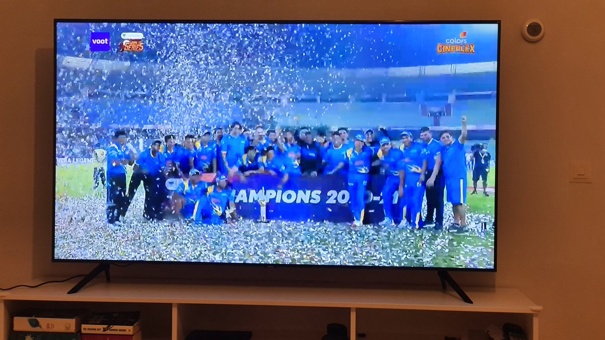 PravinNarvekar's tweet photo. #SachinTendulkar you are a true legend.. congratulations #IndiaLegend on winning the trophy. https://t.co/8tBmBvI5r1