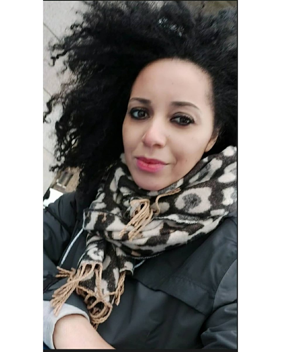 My wild Afro hair and I, on a windy day in London 💖. 

#windyday #wind #windydayinlondon #enjoythemoment #enjoylife #afrihairisgoodhair #afrohairwoman #afrohairwoman #afrohairistoocool #afrohairdontcare #afrohairismagic #afrohairgrowing #afrohairisbeautiful #afrosisters