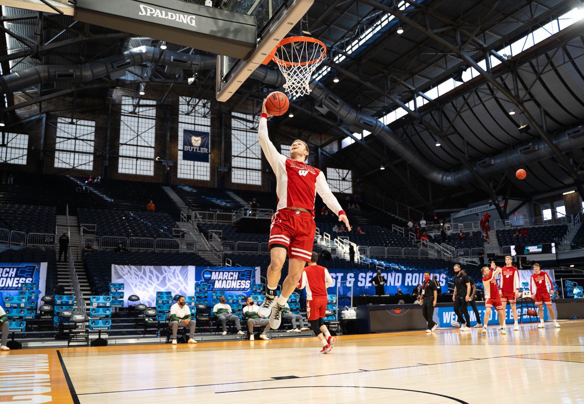 BadgerMBB's tweet photo. 7. Getting warmed up at Hinkle 🔥
#FieldOf32 » #MarchMadness https://t.co/HULi4RiTOB