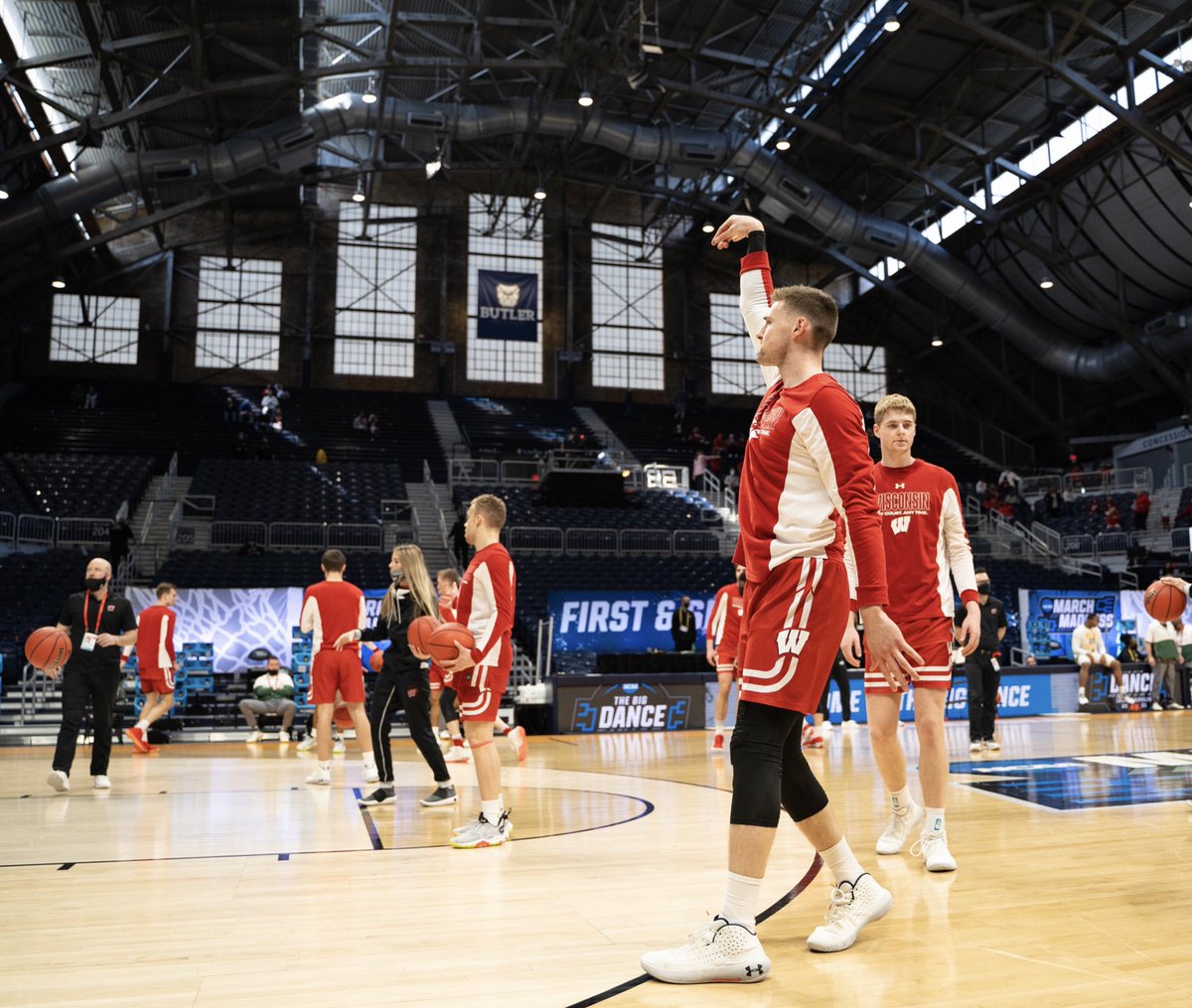 BadgerMBB's tweet photo. 7. Getting warmed up at Hinkle 🔥
#FieldOf32 » #MarchMadness https://t.co/HULi4RiTOB