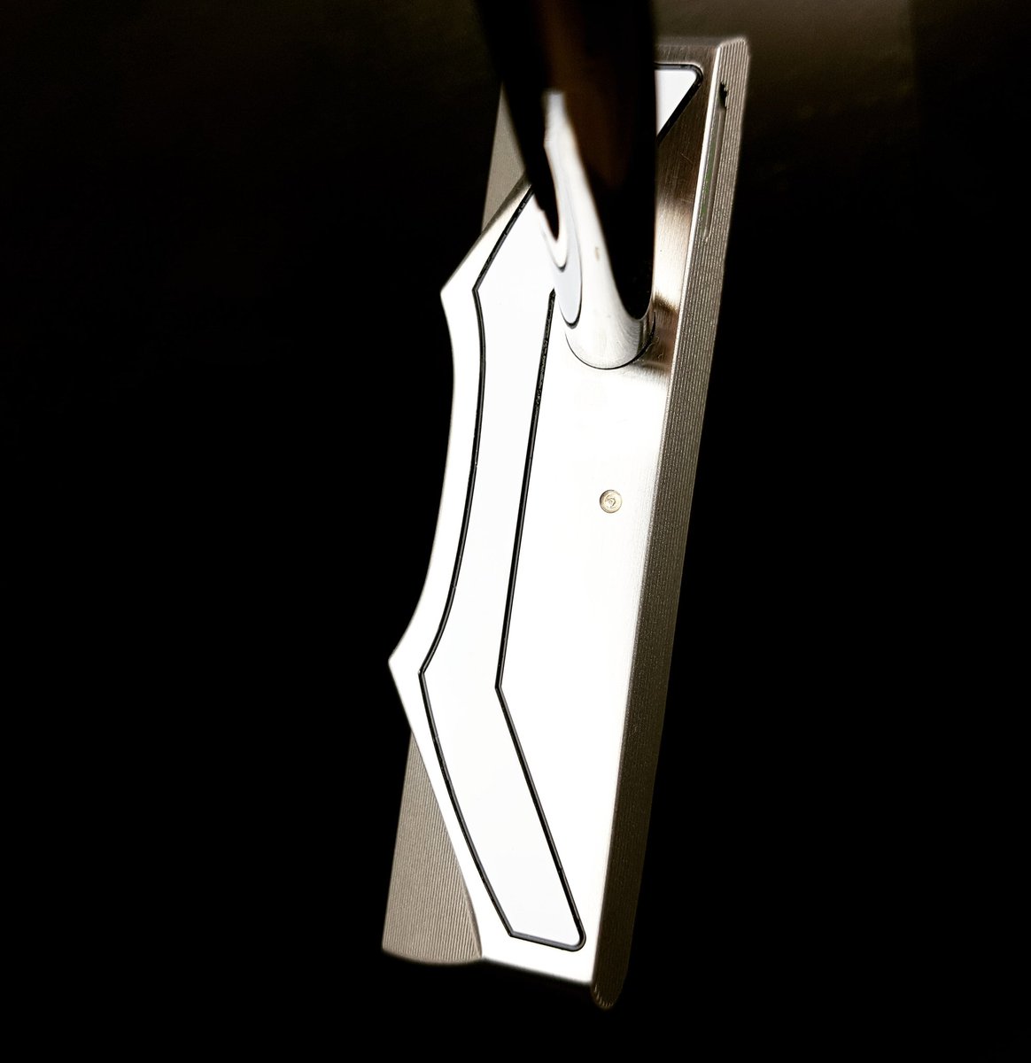 mla_golf's tweet photo. Find your perfect putter alignment aid.
- Works well on fast greens
- Helpful for arc stroke putters
- Tremendous feel and control
- Consistent impact
#putterblade #golfblade #blade #1aimingolf #putters #golfers #golfing #greens #alignment #pga #golfperformance #golfclub #golf⛳ https://t.co/DtXMmJYYGF