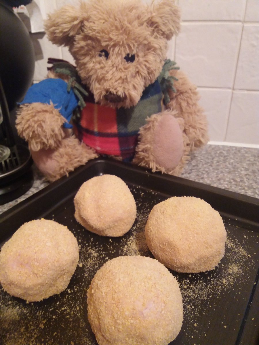 pissedbear's tweet photo. Can't wait for these to be done 😉😋😋😋 #scotchegg 🤔😋😋 #cookingwithEd https://t.co/GyH1FGzpor